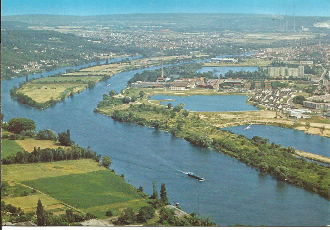 Mantes-La-Jolie, Region in North-Central France