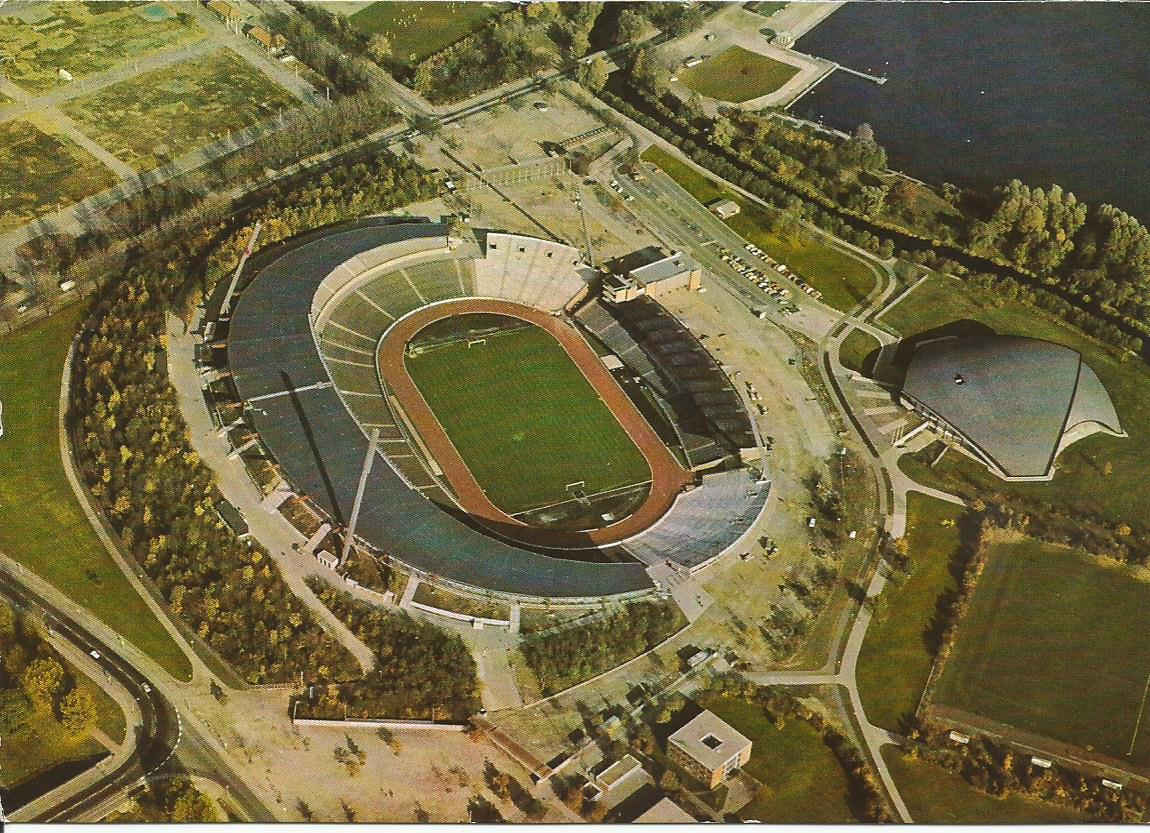 Hannover, Das umgebaute Niedersachsenstadion und das Stadionbad