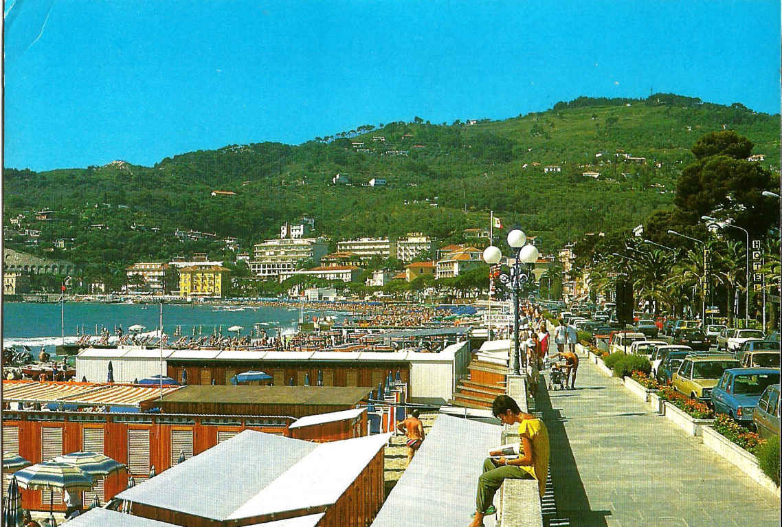 Diano Marina_ Promenade along the Sea