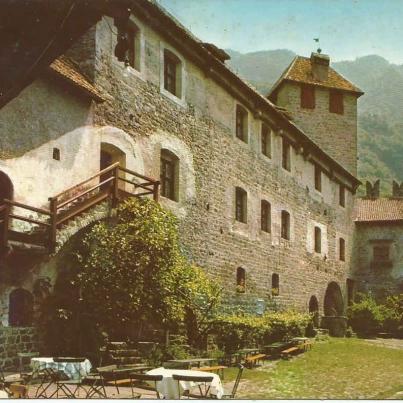 Bolzano ( Bozen ), Schloss Runkelstein, Der Schlosshof
