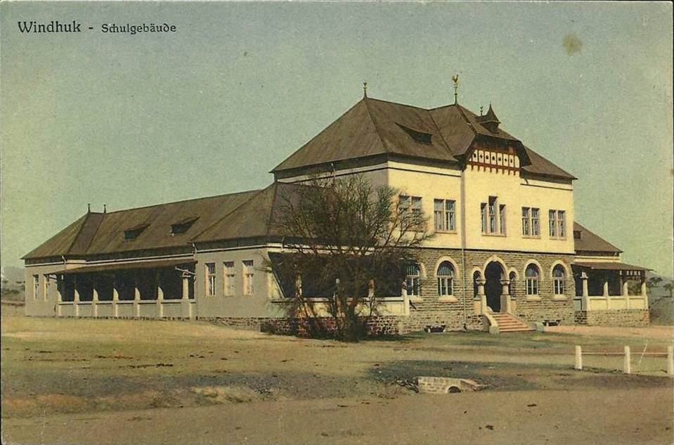 Windhoek, Skoolgebou