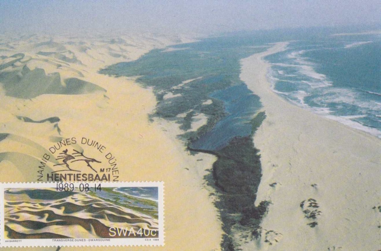 Transverse sand dunes
