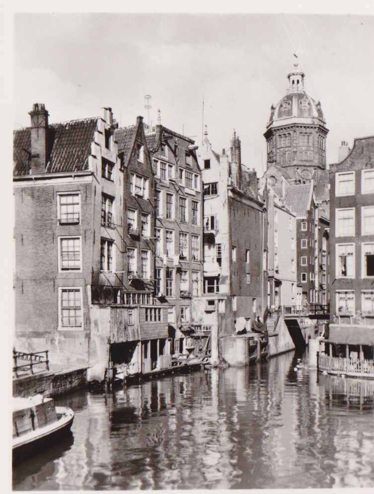 Amsterdam, Kolkie the oldest port of the city