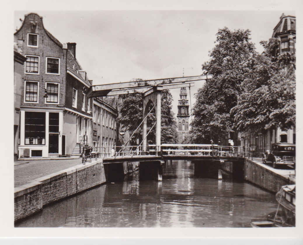 Groenburgwal with tower of the Southern Church