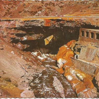 Argentina, Puente del Inca natural stone bridge, Mendoza