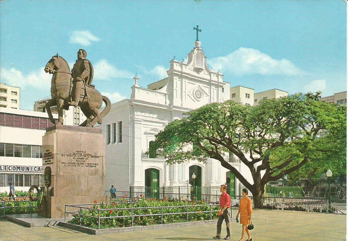 Caracas, Plaza Candelaria Monumento al General Rafael Urdaneta
