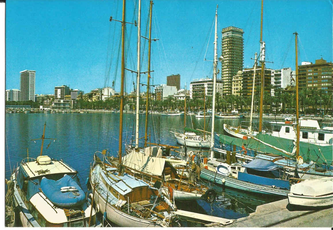 Alicante, Partial view of Yachts