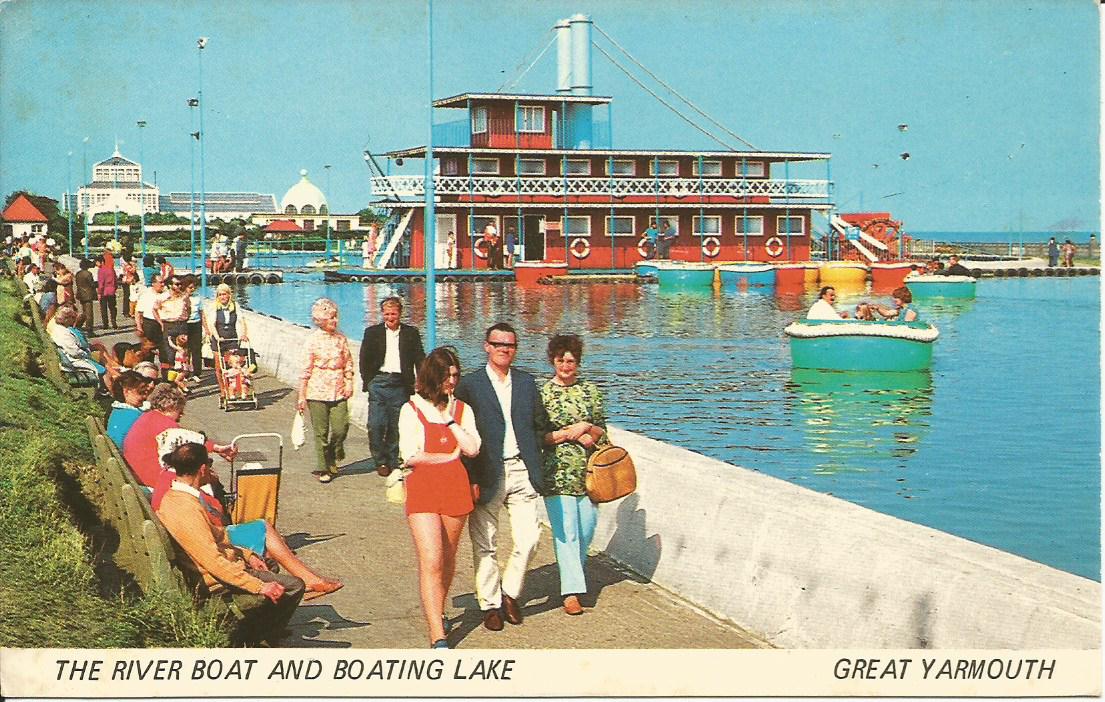 Norfolk, Great Yarmouth,The River Boat and Boating Lake